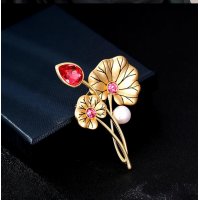 XSB227 - Golden Floral Saree Brooch